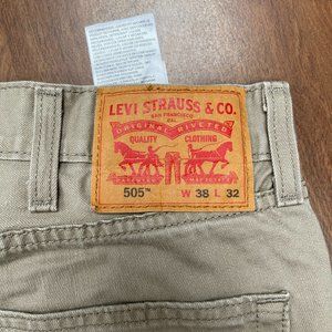 Levi Khakis 38x32 505